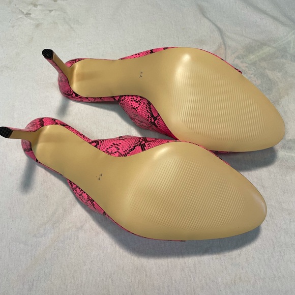 Very Sexy Pink Faux Snake Mules - Picture 6 of 6